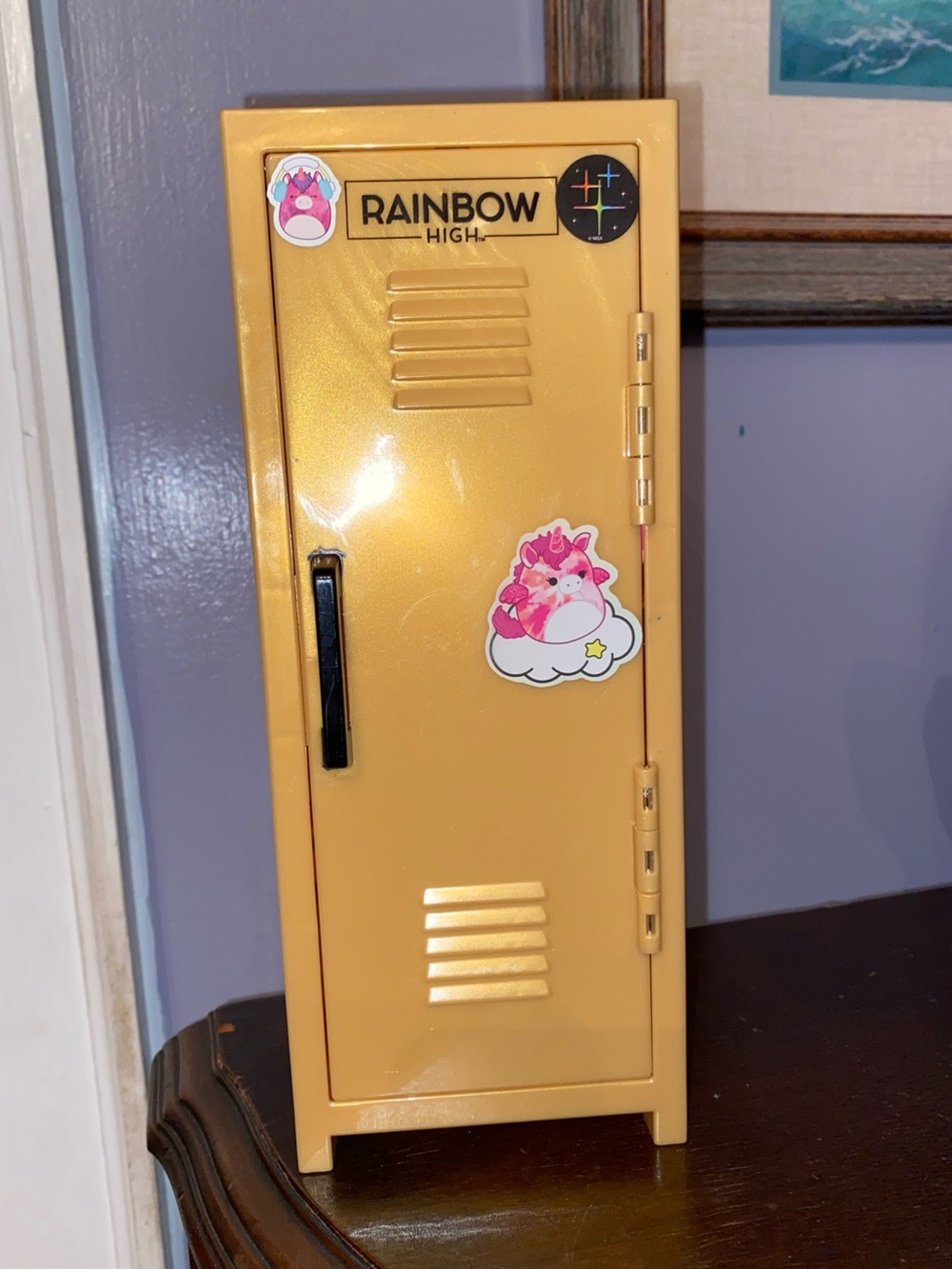 Rainbow High orginizer like lock storage 10x4x2” in great condition